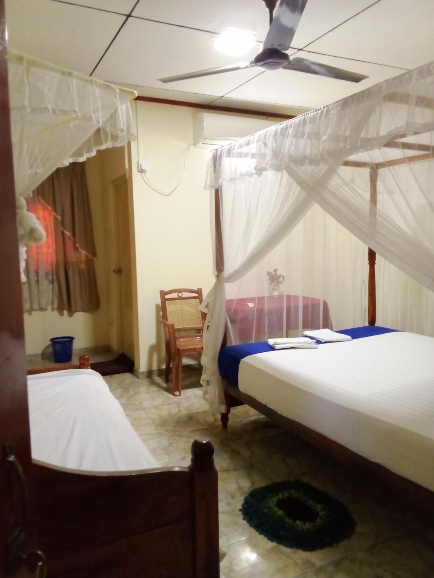 Jaya Home Stay Tangalle Pokoj fotografie